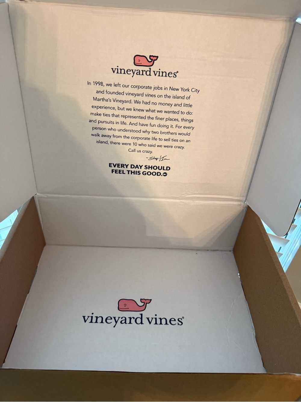 Vineyard Vines shipping box + large whale logo sticker in pink